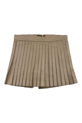 beige-girl-shorts-with-style