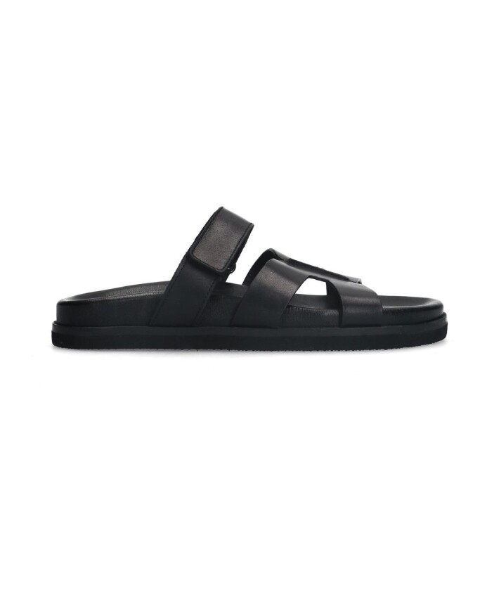 zwarte-leren-sandalen-met-bandjes