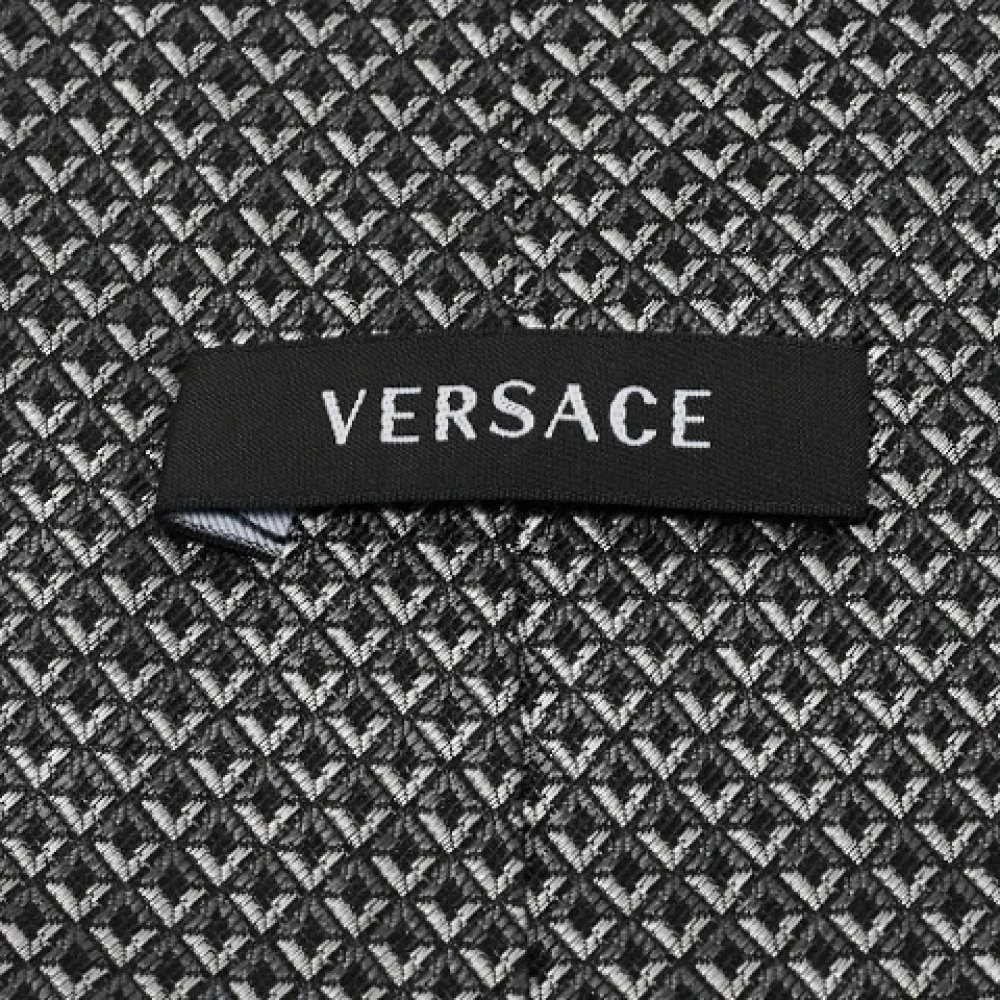 Versace Pre-owned Silk tops Gray Heren