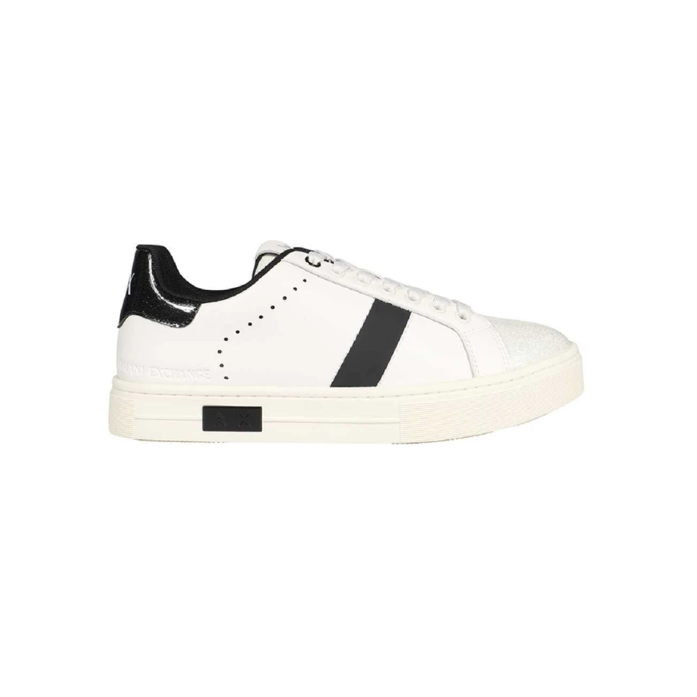 Armani Exchange Leren Lage Sneakers met Ronde Neus Dames Schoenen Wit
