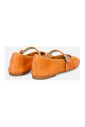 chaussure-plate-en-daim-orange-doux