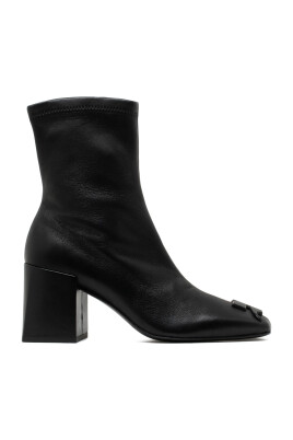 bottines-noires-avec-talon-carre