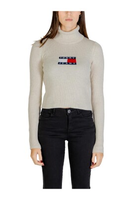 ribbed-knit-turtleneck-sweater-logo