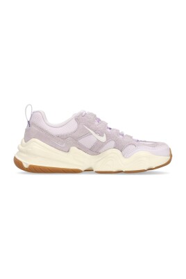 low-sneaker-with-swoosh-logo