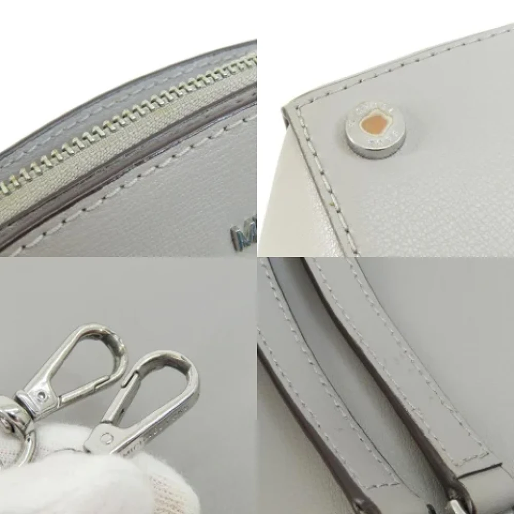 Michael Kors Pre-owned Plastic handbags Gray Dames