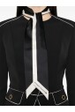 veste-noire-boutonnee-avec-epaulettes