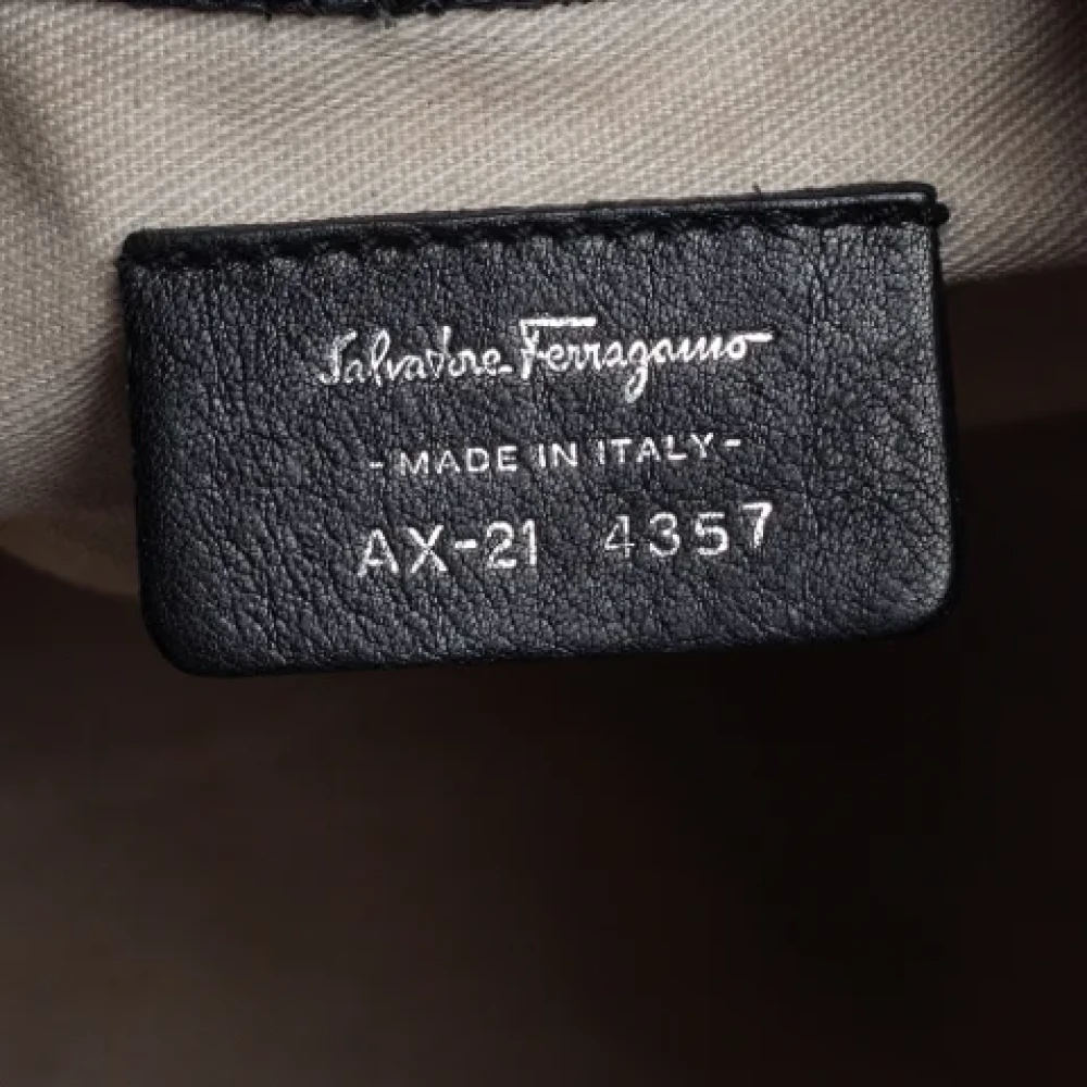 Salvatore Ferragamo Pre-owned Leather handbags Black Dames