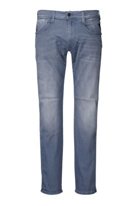 stylish-model-jeans