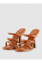 sandales-en-cuir-cloutees