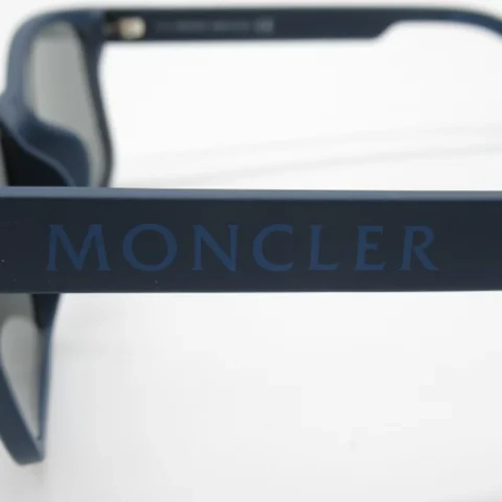 Moncler Pre-owned Plastic sunglasses Blue Heren