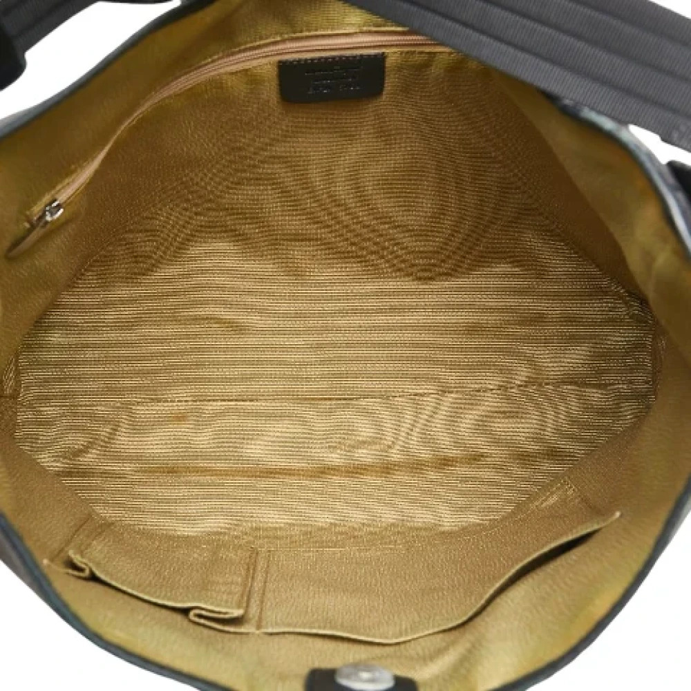 Salvatore Ferragamo Pre-owned Canvas shoulder-bags Black Dames