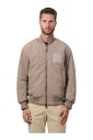 beige-jassen-met-logodetail