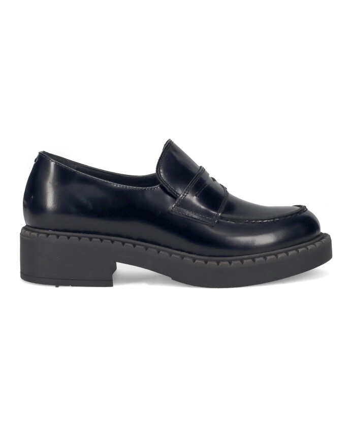 refined-italian-leather-moccasin