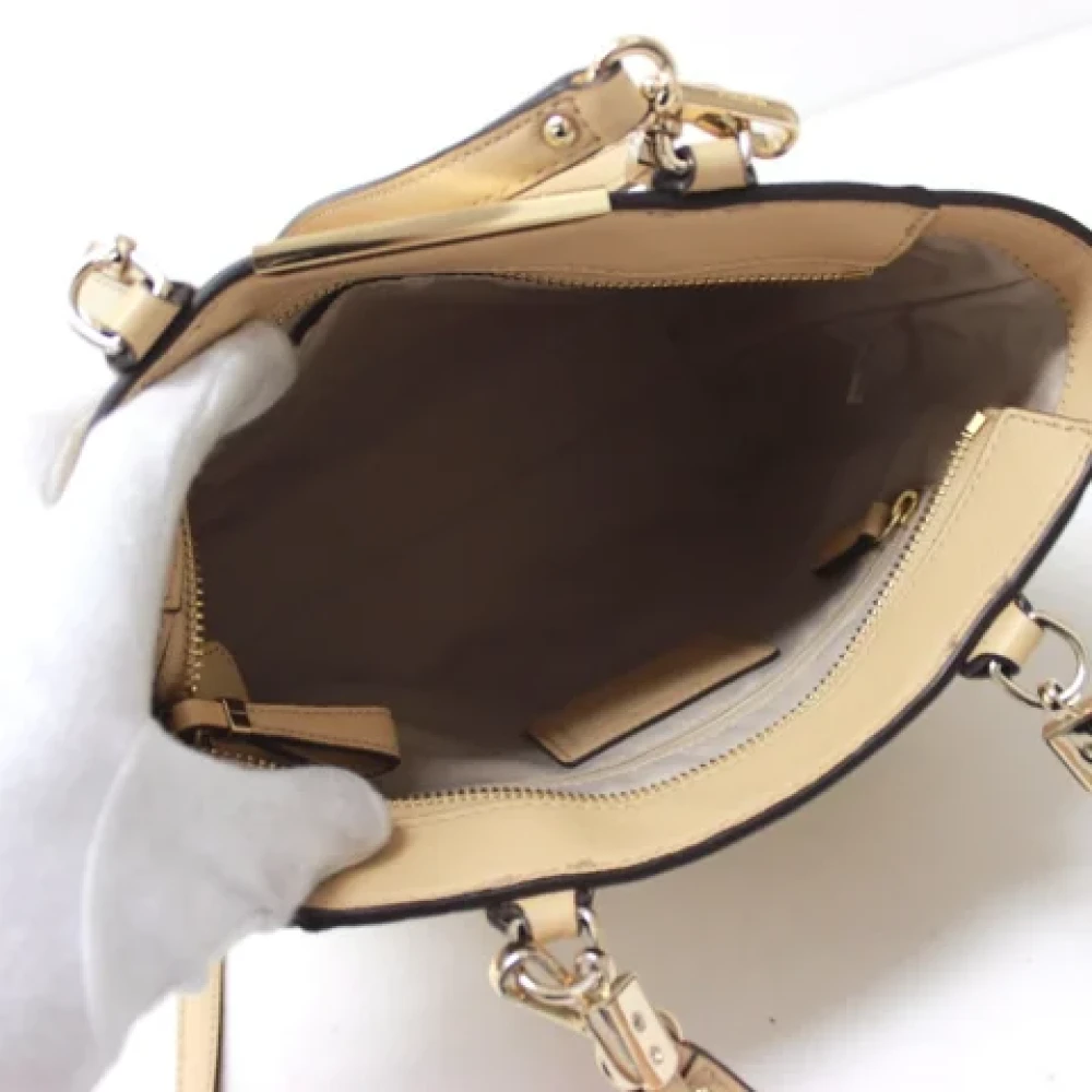 Coach Pre-owned Leather handbags Beige Dames