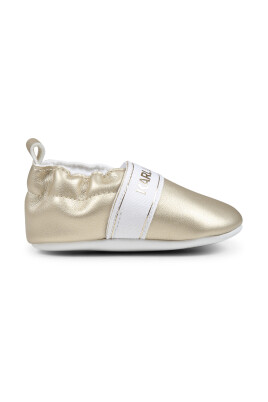 slip-on-sneakers