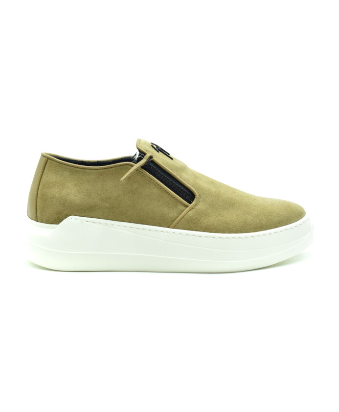 stylish-sneakers-for-men-and-women