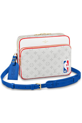 hvid-monogram-messenger-taske