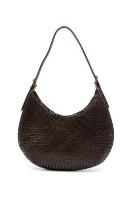 coffee-brown-shoulder-bag-with-magnetic-fastening