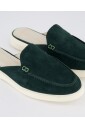laura-mules-a-enfiler