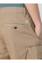 short-cargo-leger-a-coupe-decontractee