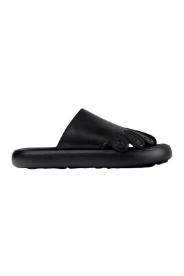 black-leather-sandals-stylish-comfort
