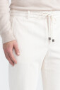 pantalon-jogger-en-velours