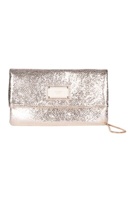 fluffy-clutch-med-front-logo-lukning