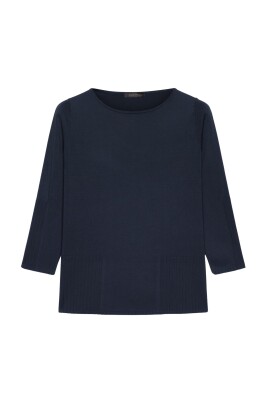 round-neck-knitwear