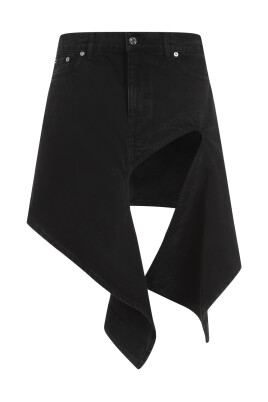 chic-black-skirt-aw24