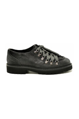 lace-up-shoes
