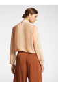 satijnen-blouse-in-gedempte-kleur