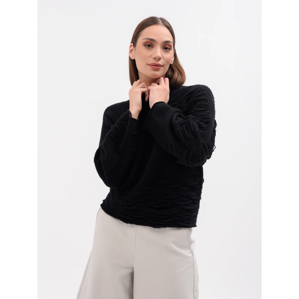 Liviana Conti Zwarte Float Stitch Coltrui met Dolman Mouwen Black Dames