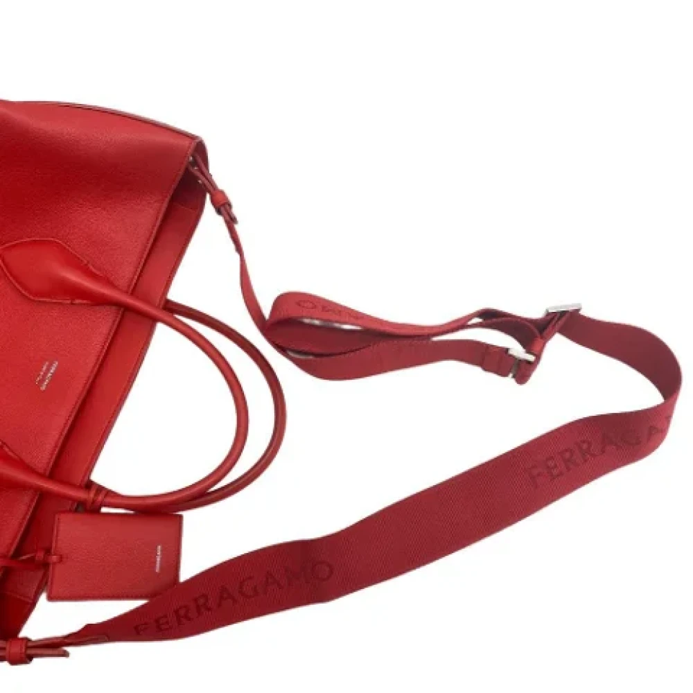 Salvatore Ferragamo Pre-owned Leather handbags Red Dames