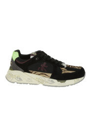 Sneaker di scarpe da donna incorniciate