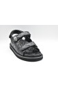 chaussures-noires-a-lacets-pour-femmes
