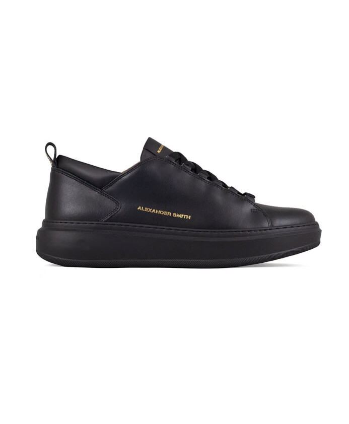 baskets-decontractees-en-cuir-noir