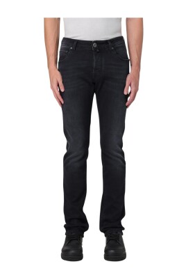 black-jeans