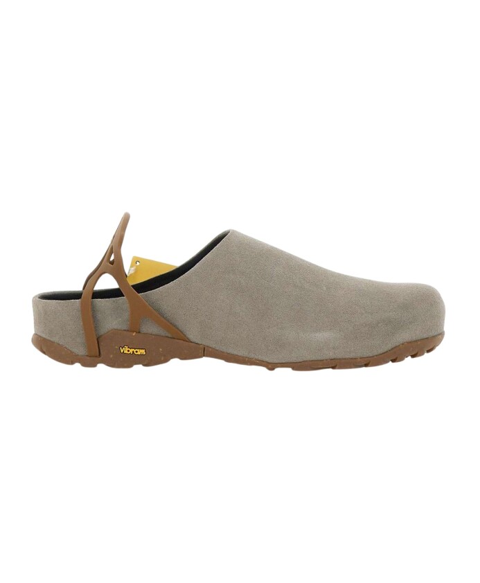 sneakers-en-daim-gris-semelle-vibram