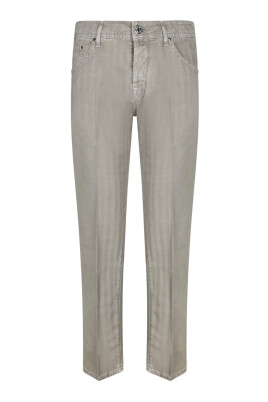 beige-chinos-for-man