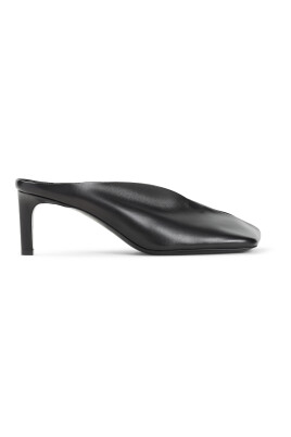 leather-slippers-chic-style
