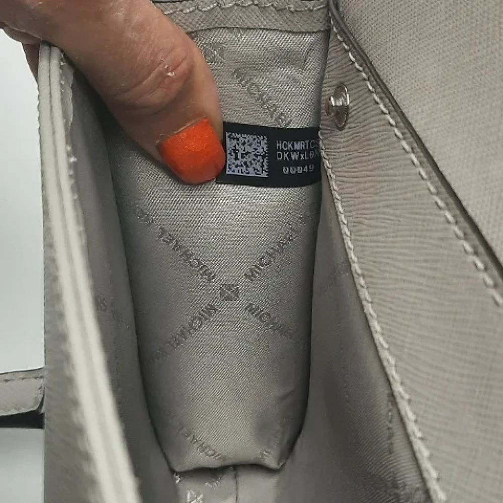 Michael Kors Pre-owned Leather handbags Gray Dames
