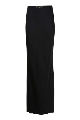 jupe-noire-chic-aw25