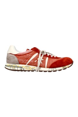 vintage-edition-red-sneaker-lucy-model