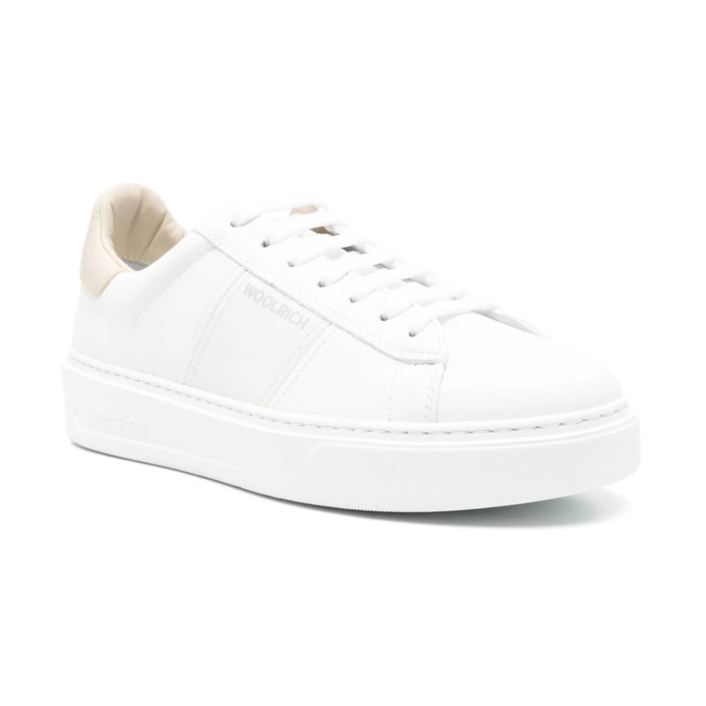 Woolrich Witte Sneakers Vetersluiting Platte Rubberen Zool White Dames