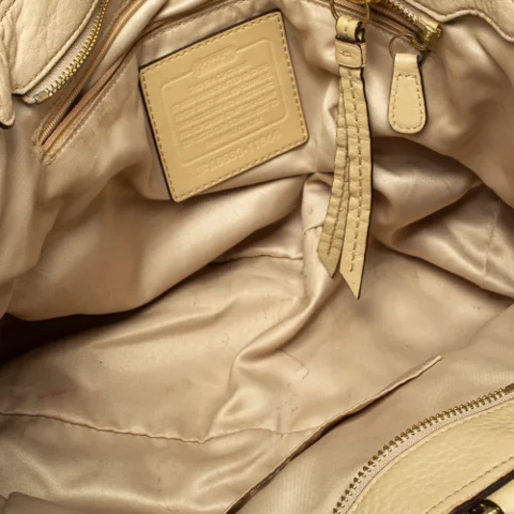 Coach Pre-owned Leather totes Beige Dames