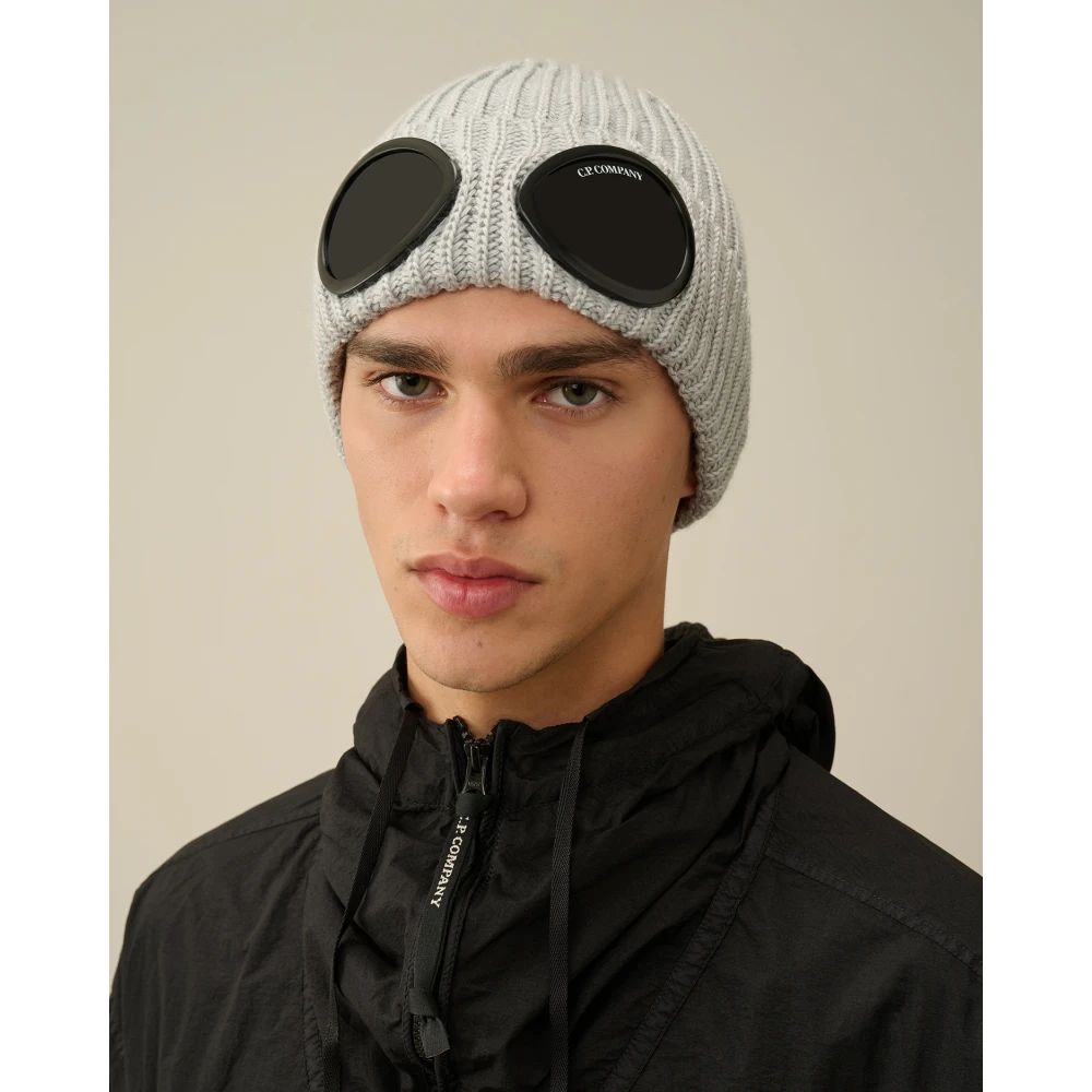 C.P. Company Geribbelde Beanie met Goggle Detail Gray Unisex