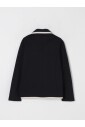 blazer-en-tricot-bleu-avec-piping