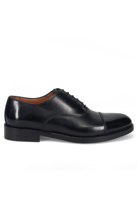 handcrafted-black-brogues-for-gentlemen