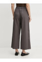 brun-straight-leg-high-waist-byxor