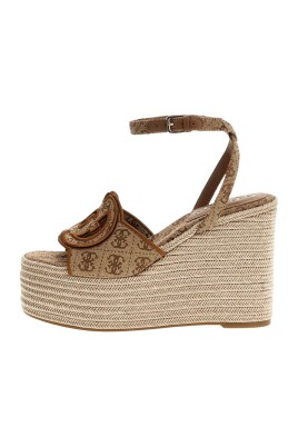 beige-hojhaelede-sandaler-med-snor-platform